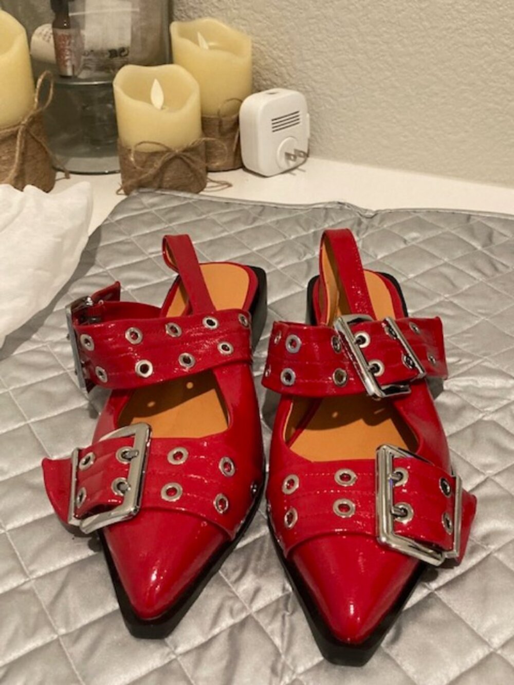 Red Buckle Flat in Patent Leather